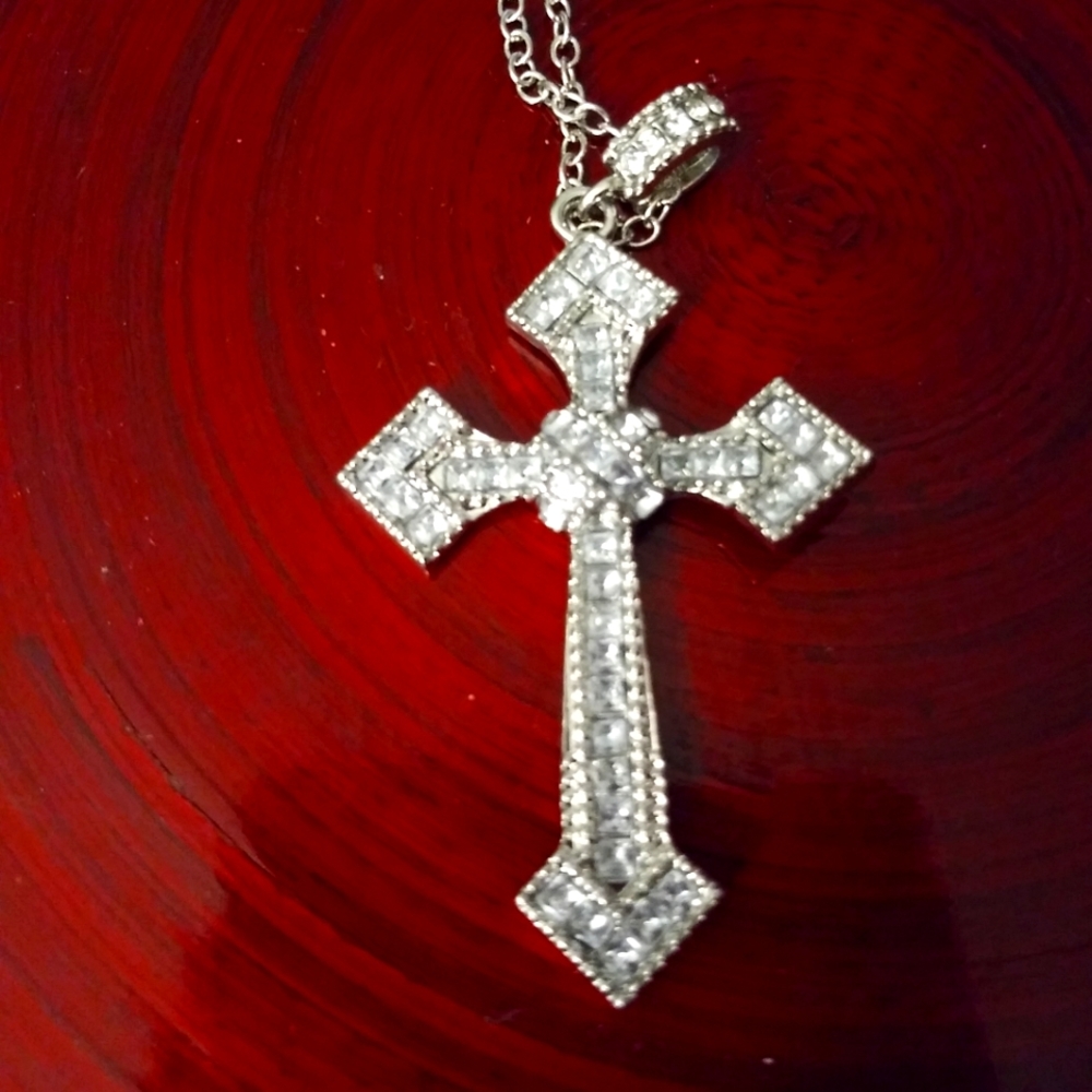 Silver cross necklace